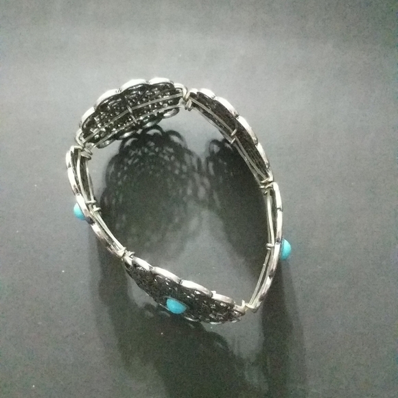 Silver Tone Turquoise Colored Stretchy Elastic Statement Bracelet - Picture 3 of 3